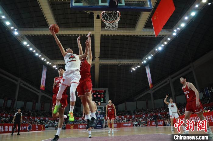 回浦中学两年四夺全国总冠军：百折不回的少年