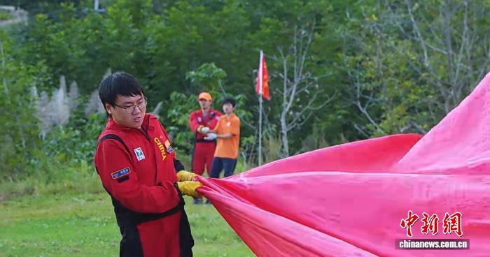 热气球世家父子同场竞技三代传承照亮中国低空