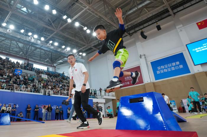 全国多地联动开展“奔跑吧·少年”六一活动周