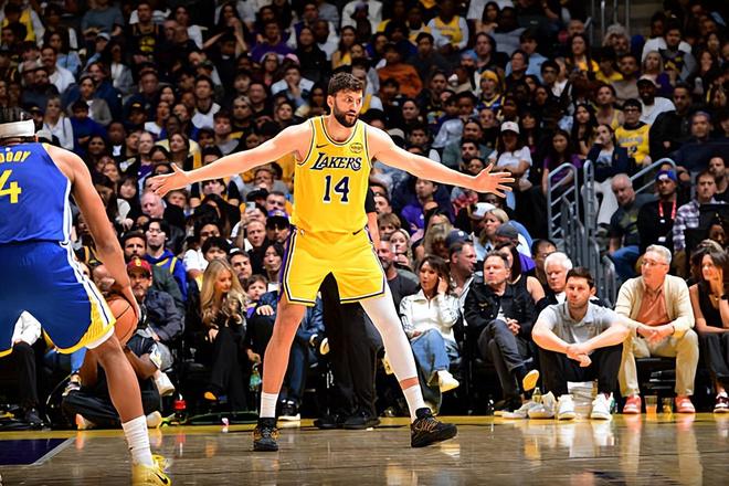 湖人137-130力克步行者 克勒贝尔表现低迷引质疑