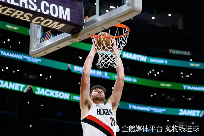 克林根赛季爆发领跑联盟 篮板盖帽双榜前五