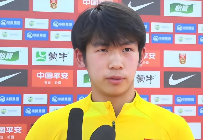 谢鹏飞关键助攻助力申花逆转津门虎 斯卢茨基盛