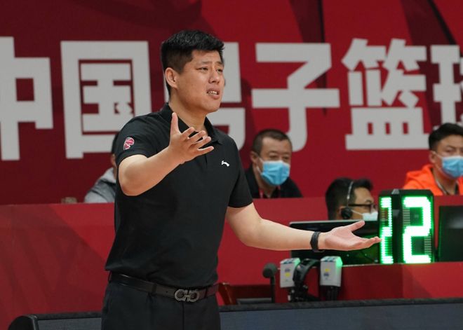 山西主帅潘江爆冷赛后辱骂裁判遭停赛3场罚款