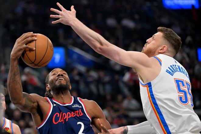 雷霆横扫快船锁定西部第一 霍姆格伦统治攻防