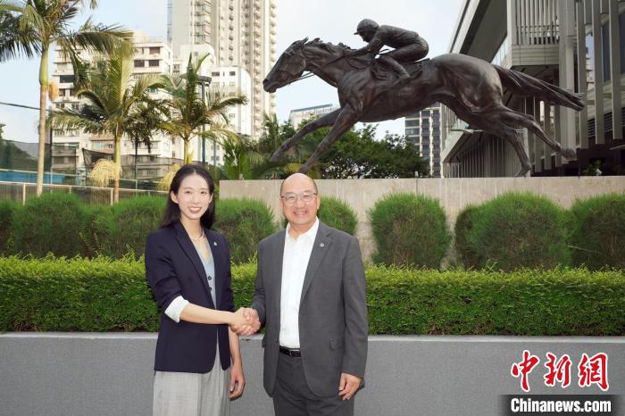 香港赛马会宣布，巴黎奥运女子个人重剑冠军江