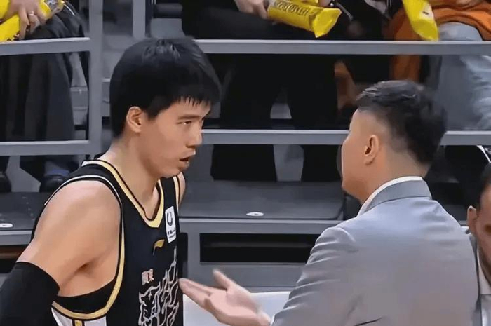 焦泊乔与杜锋冲突升级，广东队内部矛盾浮现